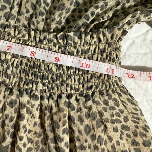 Elegant Black Long Sleeve Dress with Lace Details - Picture 11 of 13